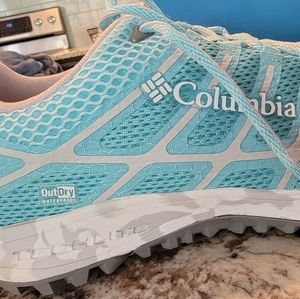 Columbia Junction Hollow Outdry Trail Shoes